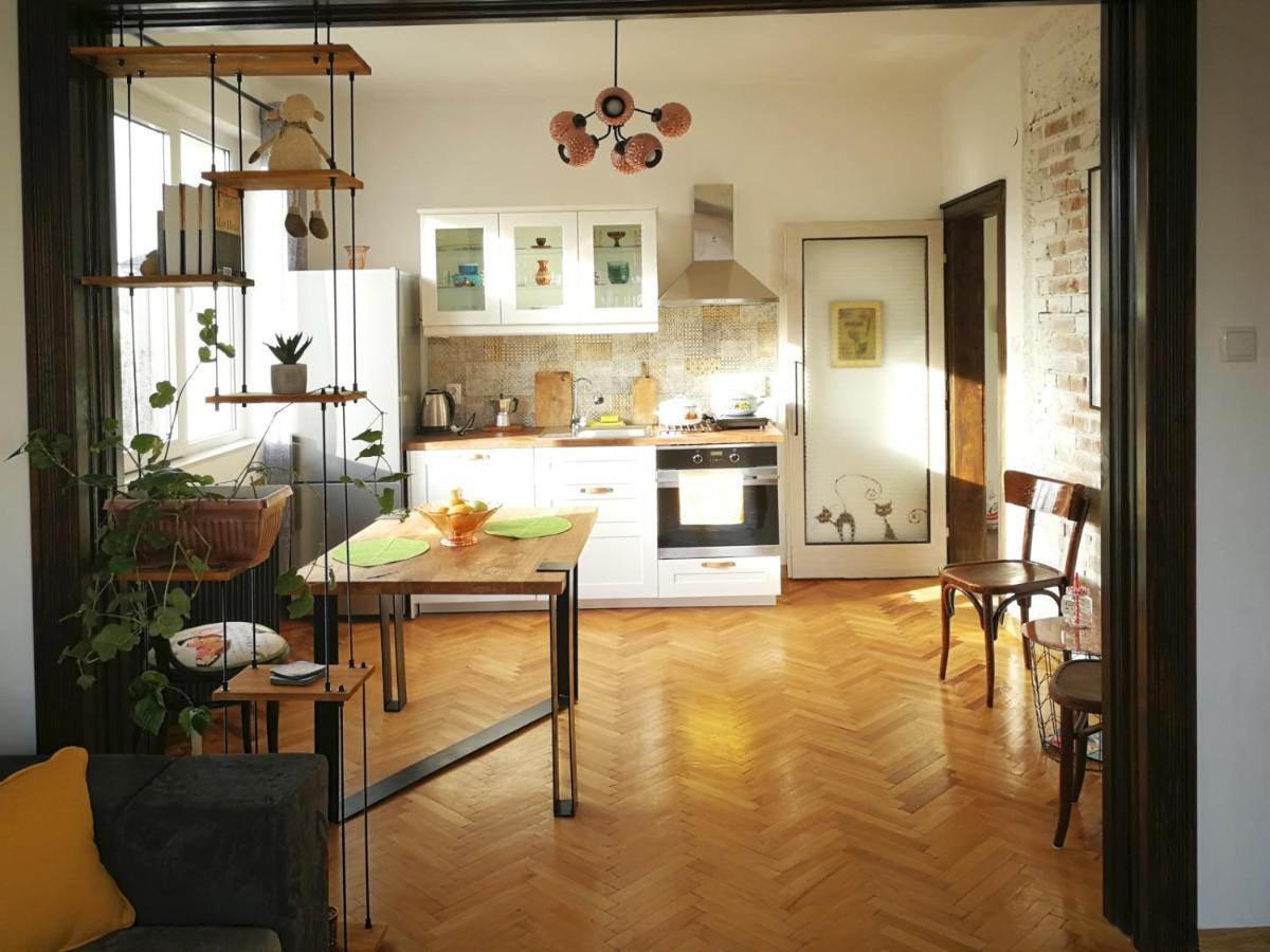 Sunny Downtown Apartment For 4 Sofia Exteriör bild